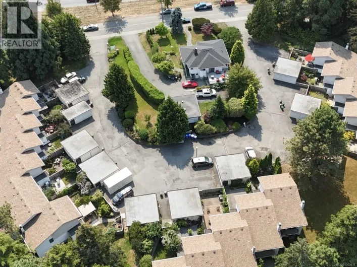27 610 McKenzie Ave, Saanich