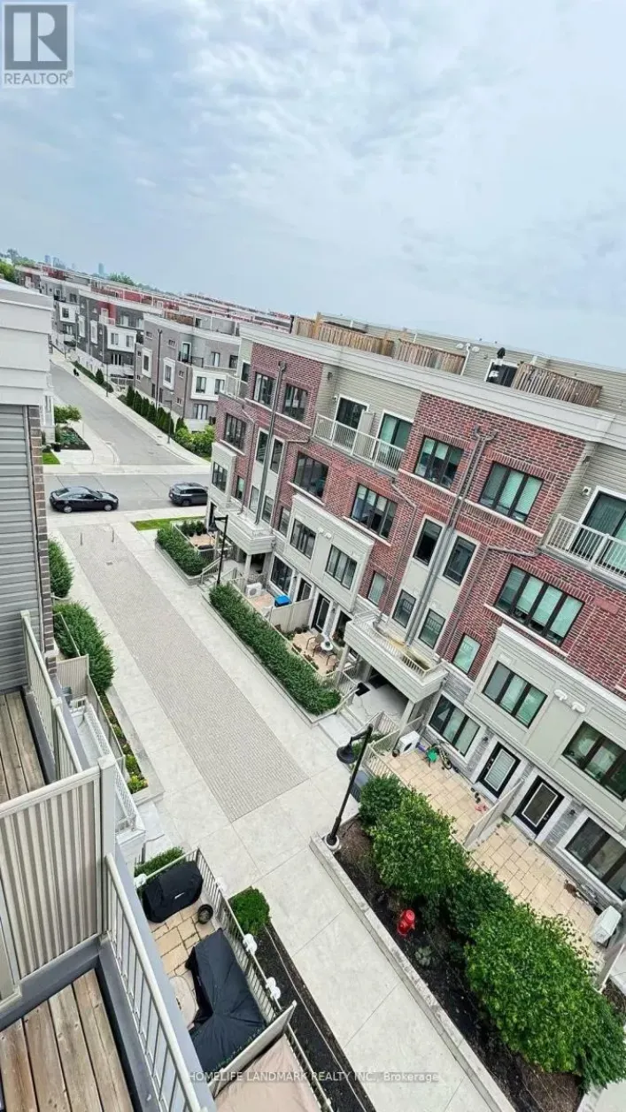 27 - 95 EASTWOOD PARK GARDENS, Toronto