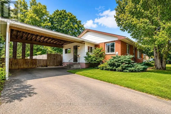 27 ACHRAY ROAD, Laurentian Valley