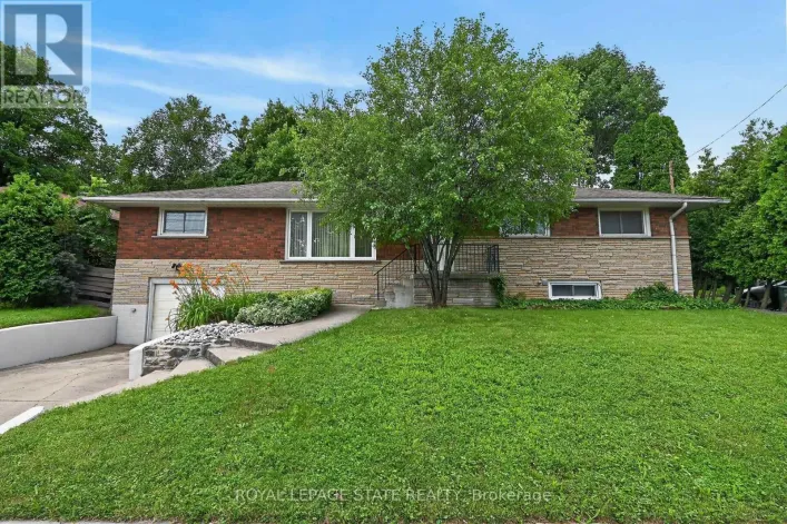 27 AINSLIE AVENUE, Hamilton