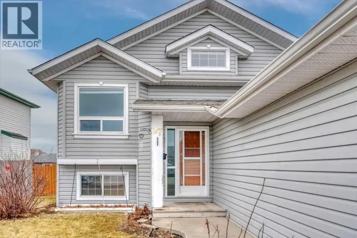 27 Aspen Creek Way, Strathmore