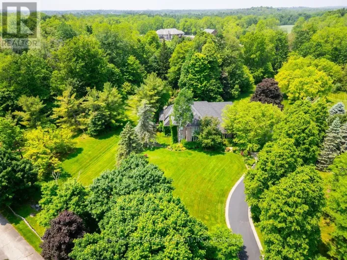 27 BLACKBERRY PLACE, Hamilton