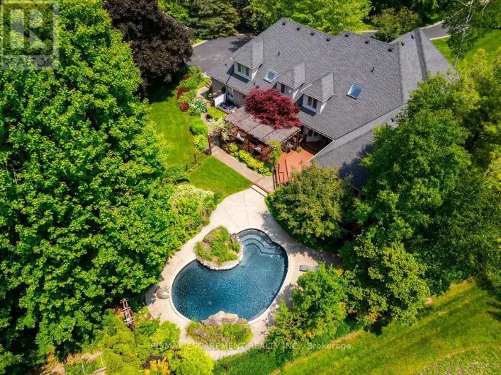 27 BLACKBERRY PLACE, Hamilton