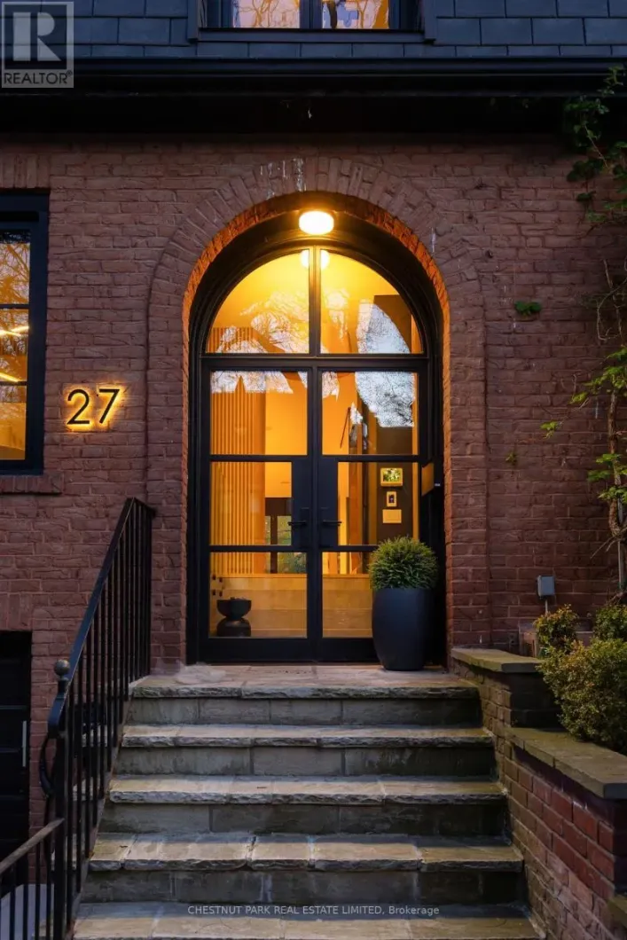 27 BOSWELL AVENUE, Toronto
