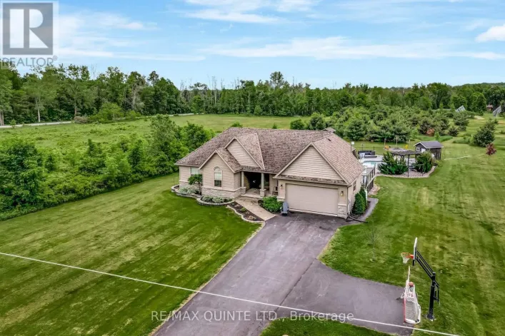 27 CHARLES ROAD, Tweed)