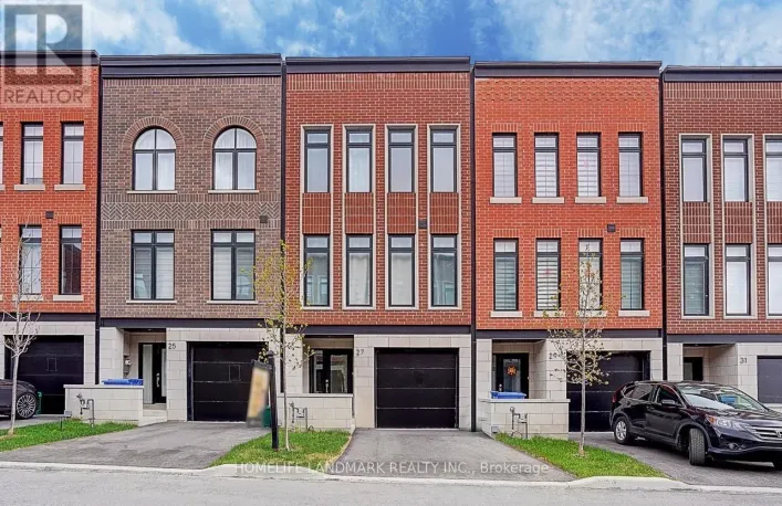 27 CHESTNUT COURT, Aurora