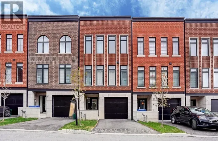Row / Townhouse for sale: 27 CHESTNUT COURT, Aurora