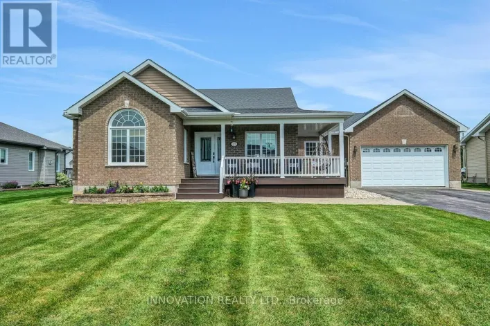 27 CHRISTIE LANE, North Dundas