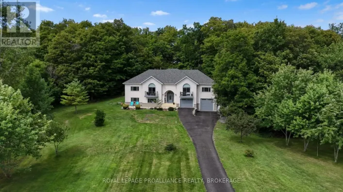 27 COLLINS DRIVE, Frontenac