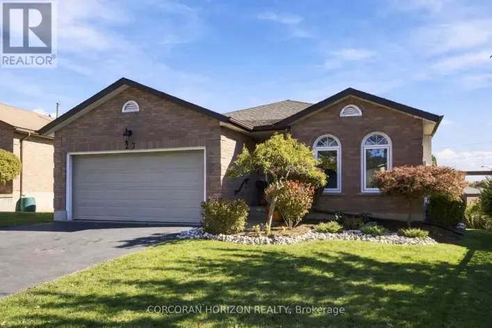 27 COSTAIN COURT, Kitchener