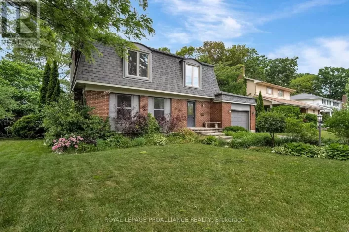 27 FOREST HILL CRESCENT, Belleville