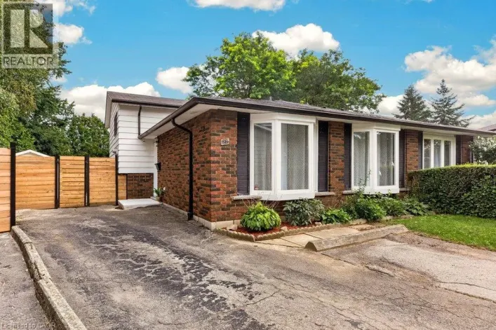 27 GRETNA Court, Hamilton