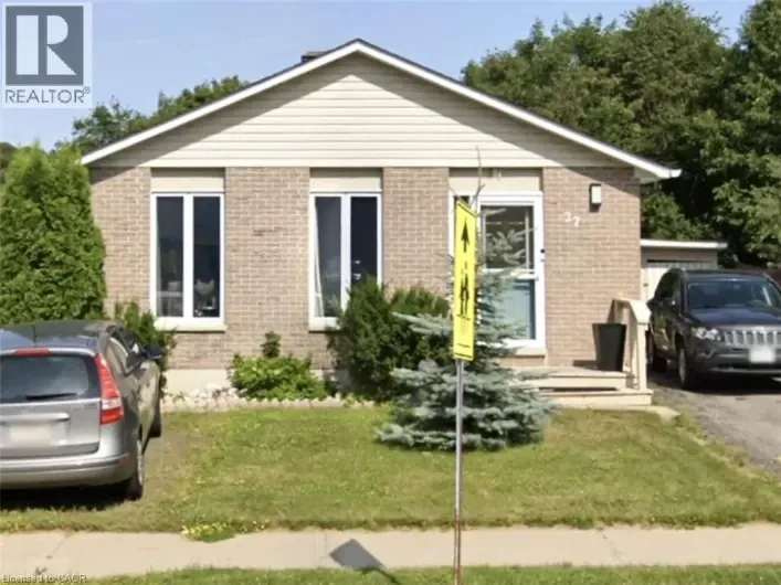 27 HERGOTT Avenue, Elliot Lake