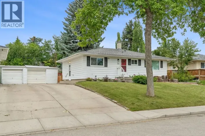 27 Heston Street NW, Calgary