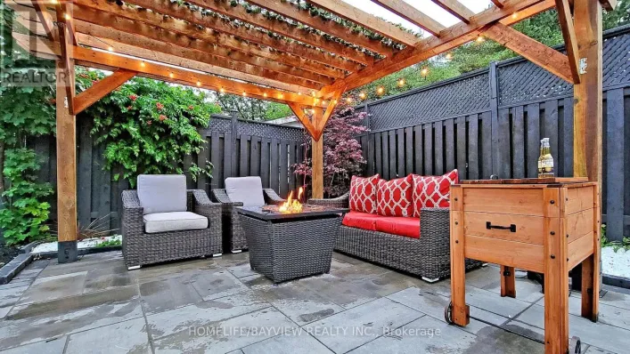 27 HILL DRIVE, Aurora