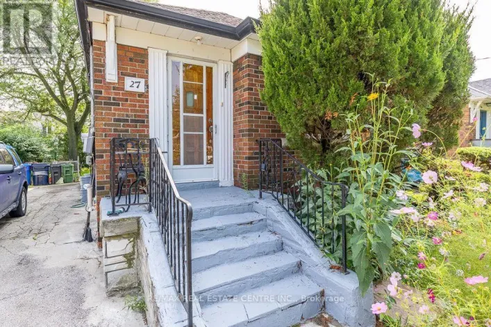 27 INNISMORE CRESCENT, Toronto