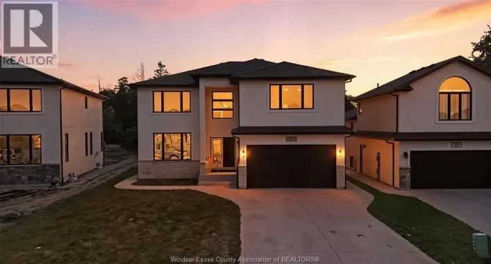 27 KINGSBRIDGE DRIVE, Amherstburg