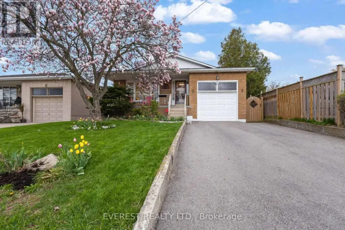 27 LAVINA CRESCENT, Hamilton