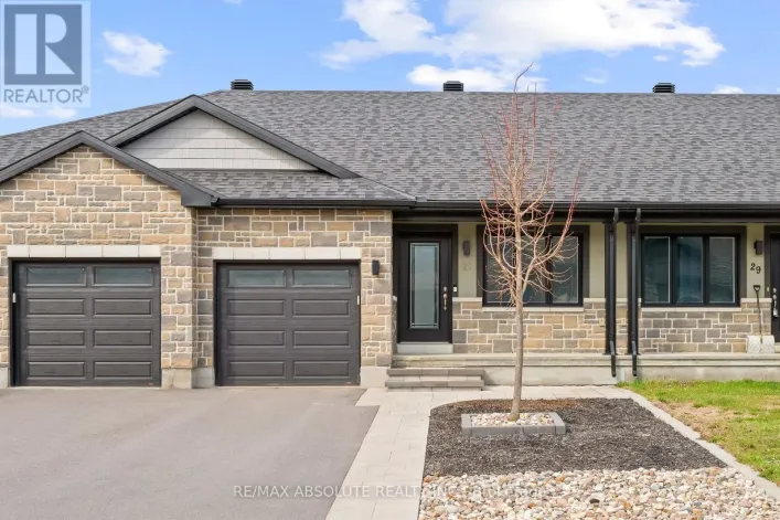 27 MORGAN CLOUTHIER WAY, Arnprior