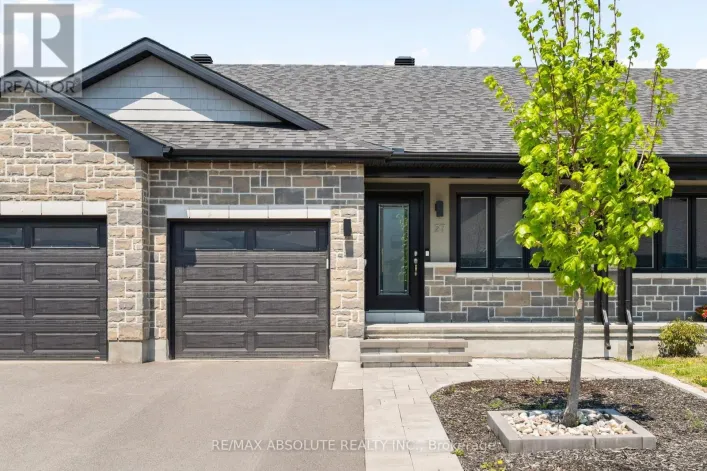 27 MORGAN CLOUTHIER WAY, Arnprior