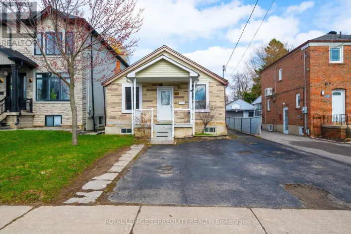 27 PHILLIP AVENUE, Toronto
