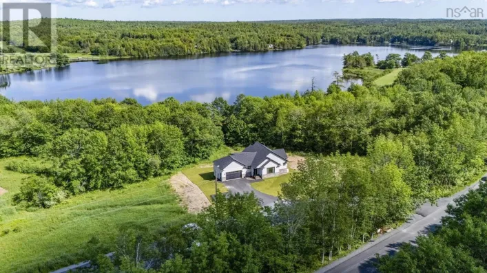 27 Prettybird Lane, Oakfield