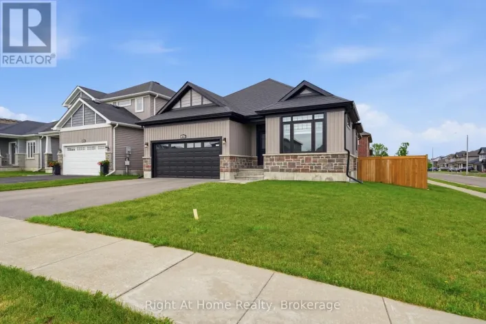 27 REDWOOD DRIVE, Belleville