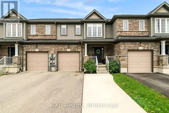 27 ROBERTSON DRIVE, Stratford