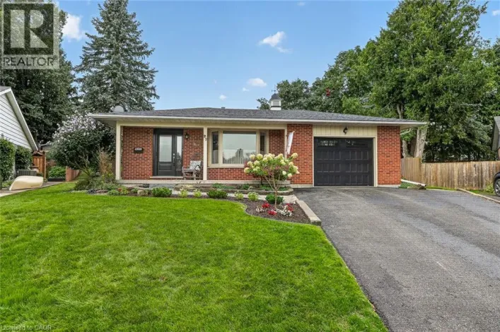 27 SILCOX Place, Woodstock