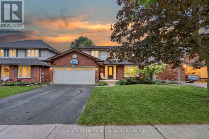 27 SIOUX CRESCENT, Woodstock