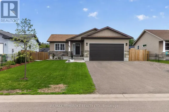 27 TERRANCE DRIVE, Petawawa