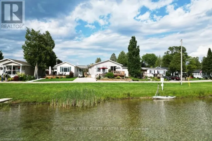27 TRILLIUM BEACH PVT DRIVE, Puslinch