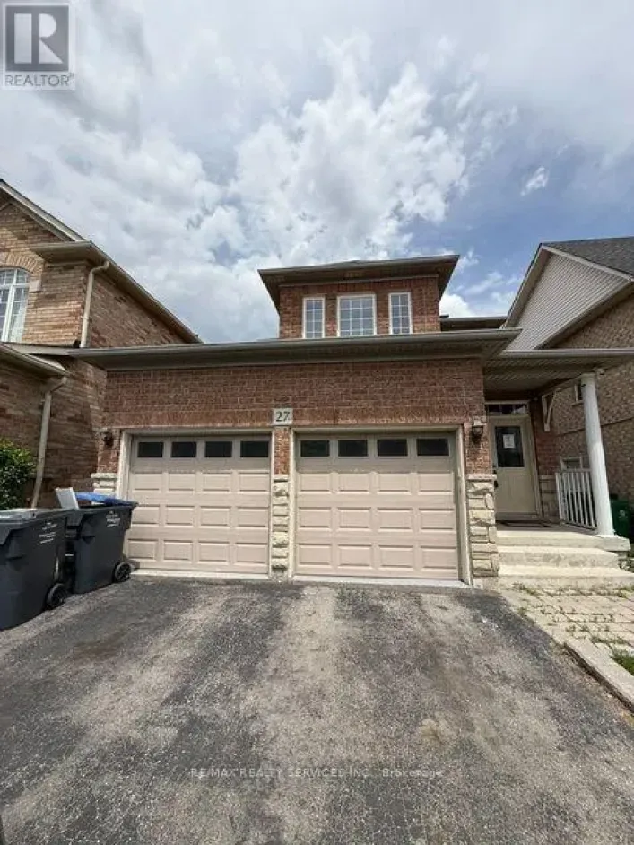 27 VILLAGE LAKE CRESCENT, Brampton