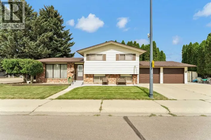 2702 24 Street SE, Medicine Hat