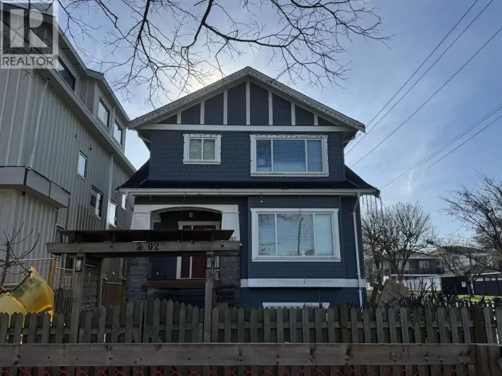 2702 KITCHENER STREET, Vancouver