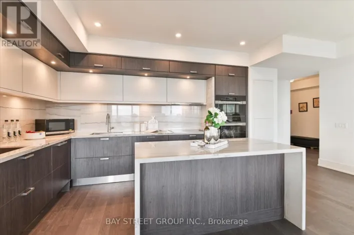 2707 - 30 INN ON THE PARK DRIVE, Toronto