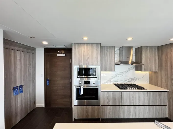 2708 13768 100 AVENUE, Surrey