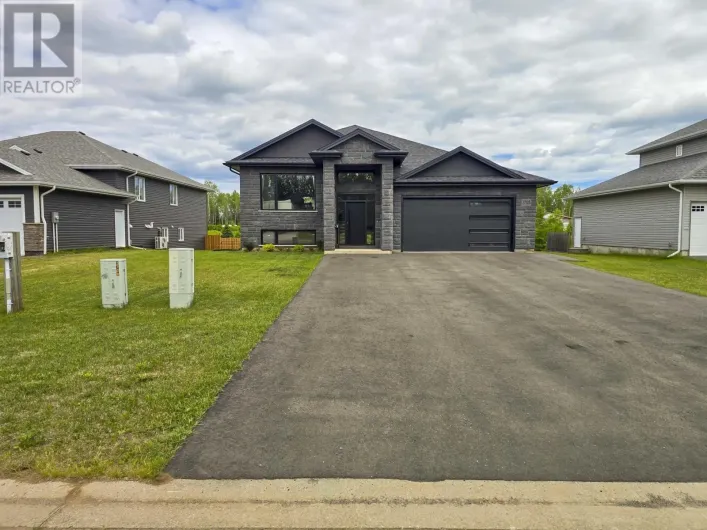 2708 King George's Park Dr., Thunder Bay