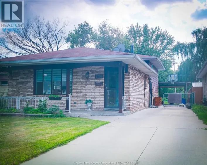 2709 CLEMENCEAU, Windsor