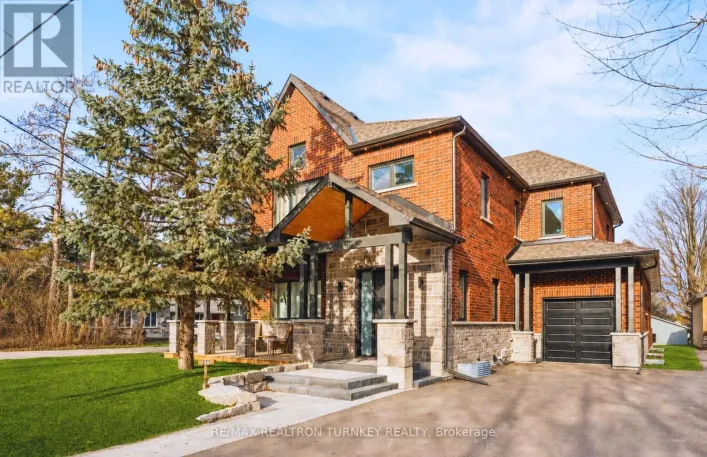 271 MAIN STREET N, Uxbridge