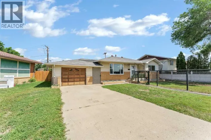 2711 Dunmore Road SE, Medicine Hat