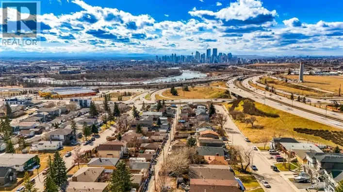 2713 9 Avenue SE, Calgary