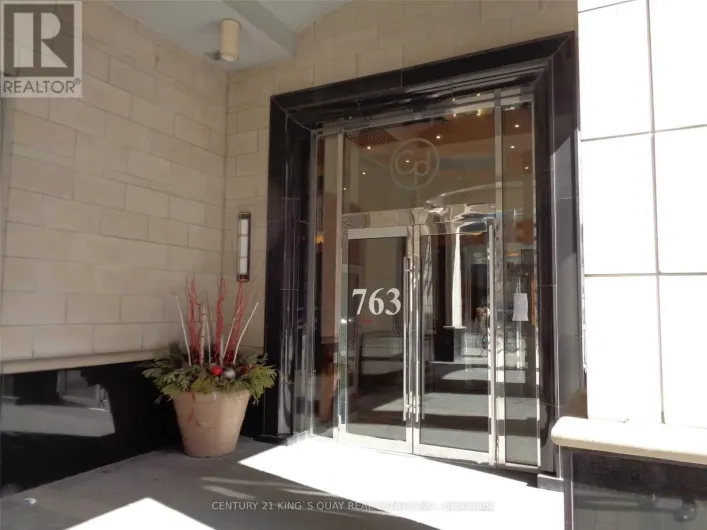 2714 - 763 BAY STREET, Toronto