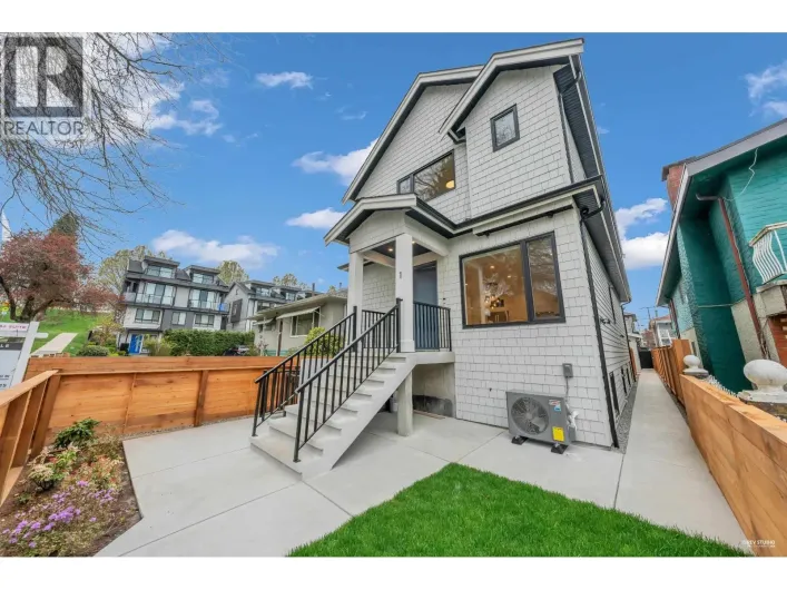 2715 CHEYENNE AVENUE, Vancouver