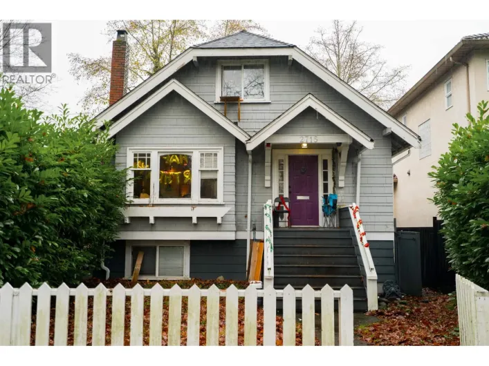 2715 W 16TH AVENUE, Vancouver