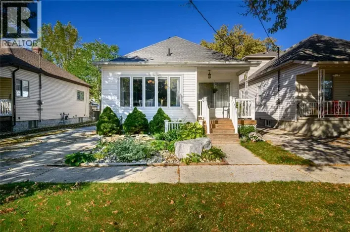 272 BRIGHT STREET, Sarnia