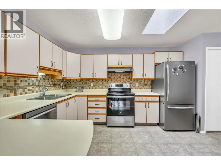272 Green Avenue W Unit# 402, Penticton