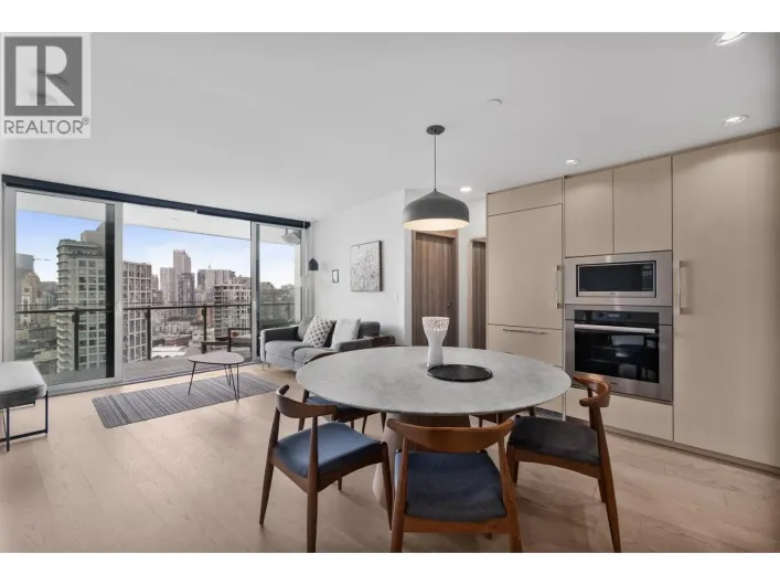 2720 89 NELSON STREET, Vancouver