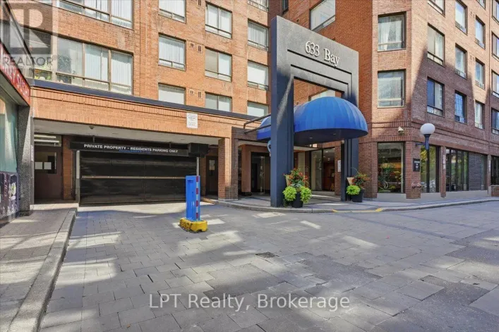 2721 - 633 BAY STREET, Toronto