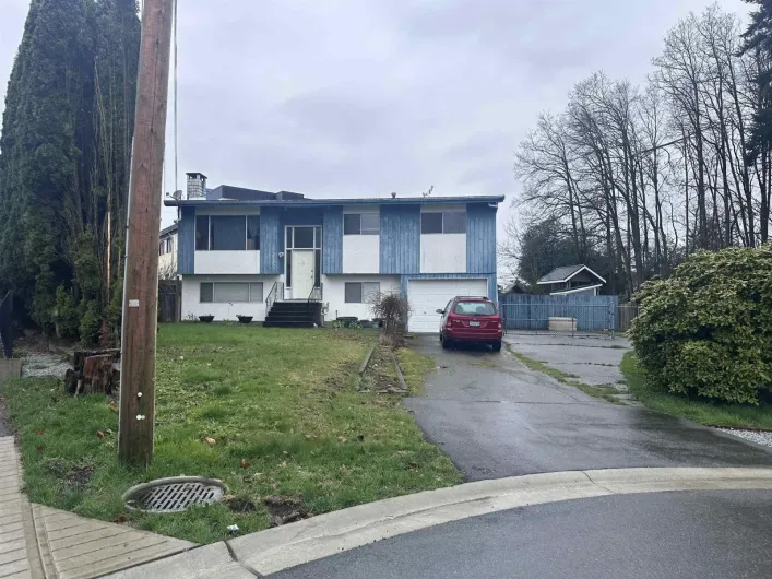 27233 29 AVENUE, Langley